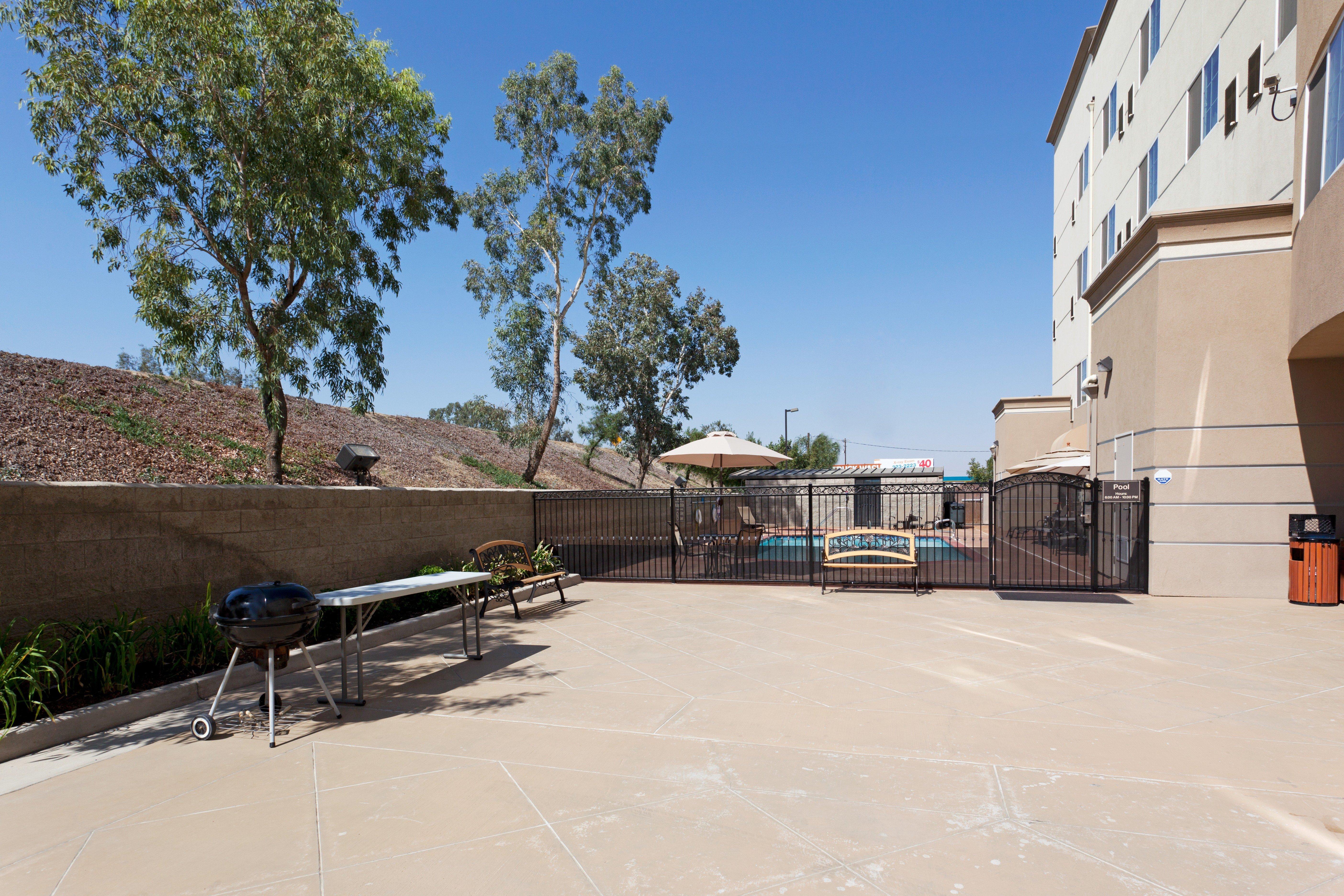 Holiday Inn Express & Suites Bakersfield Central By Ihg Pokoj fotografie