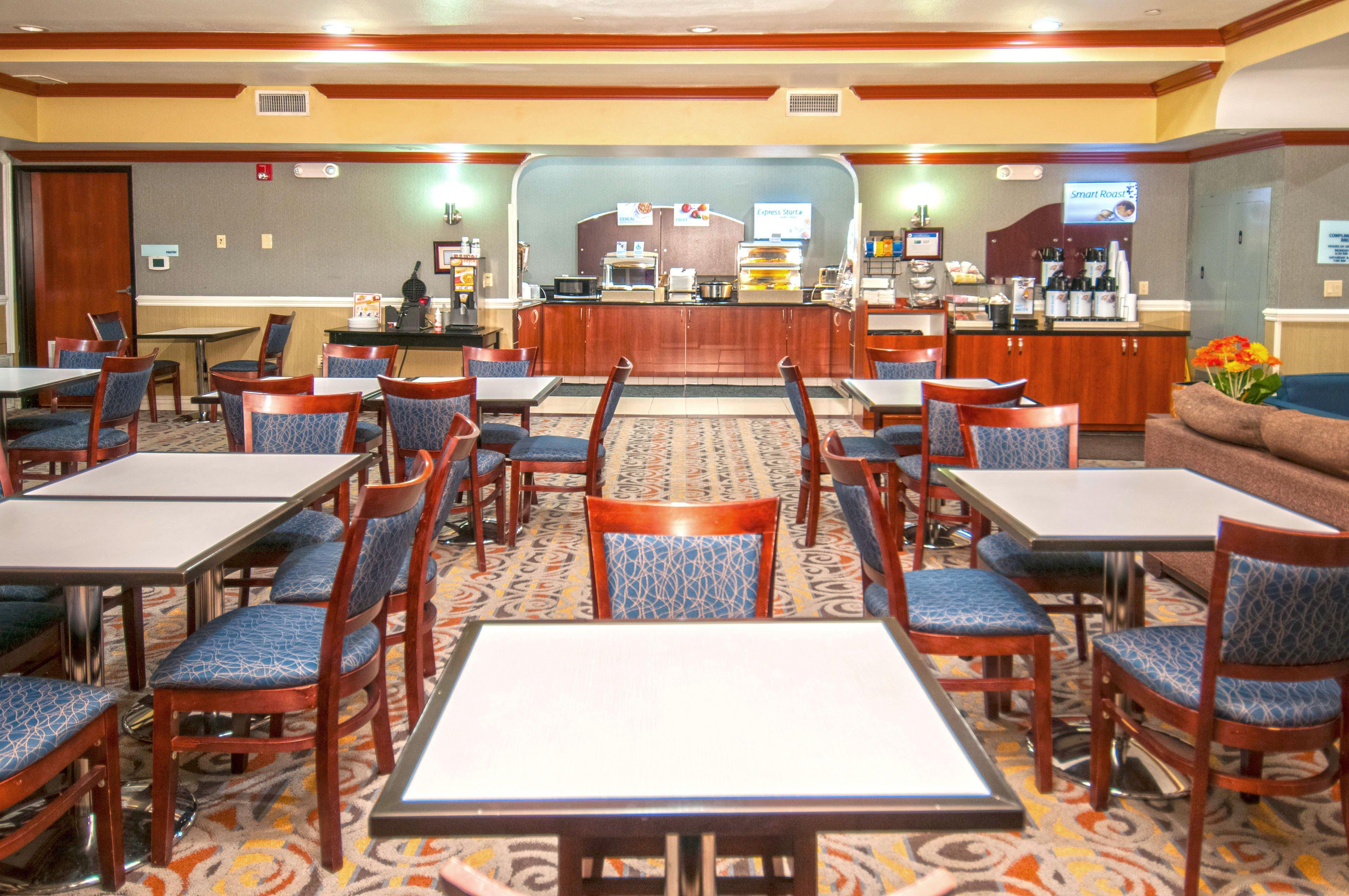 Holiday Inn Express & Suites Bakersfield Central By Ihg Exteriér fotografie