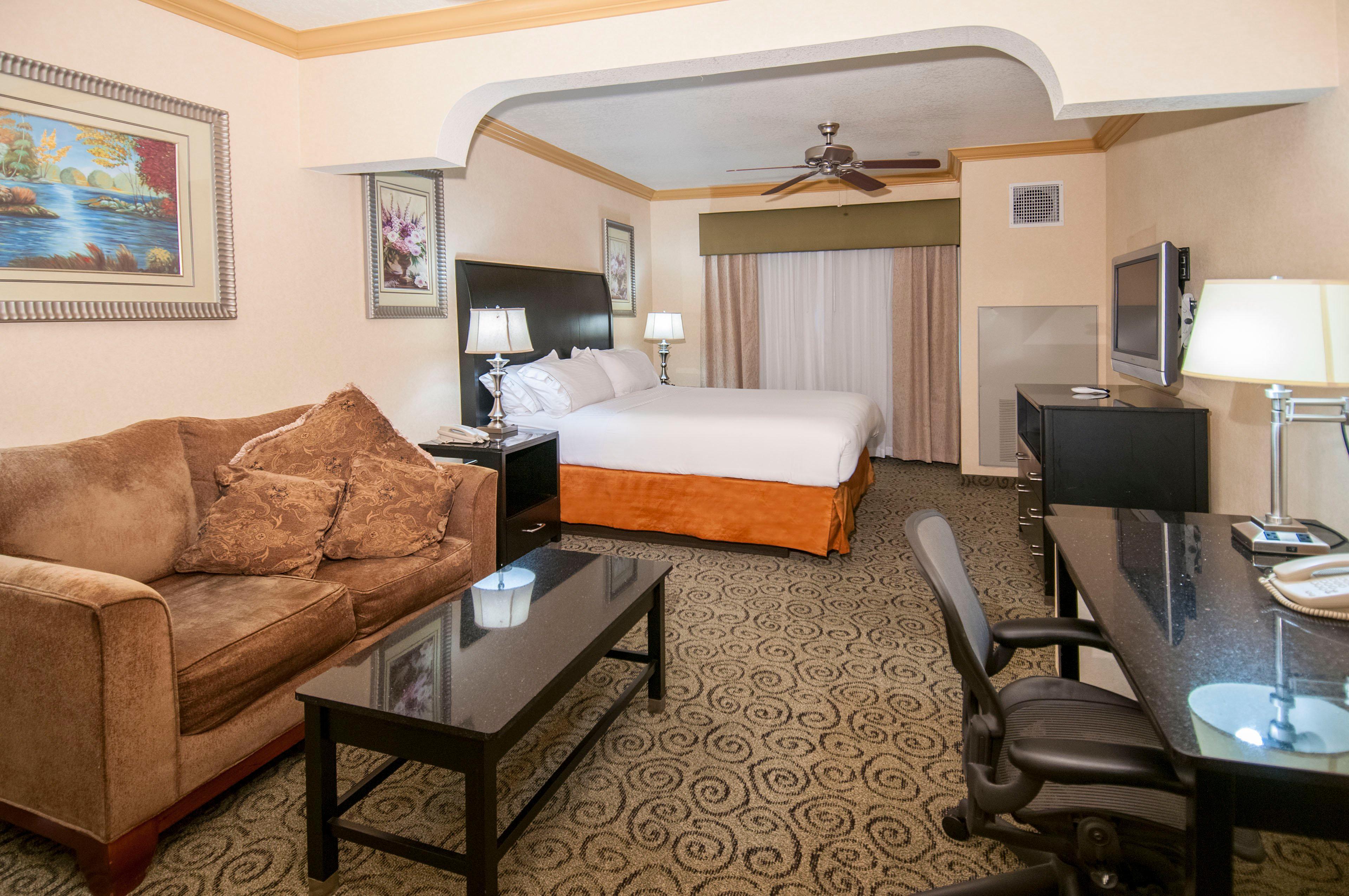 Holiday Inn Express & Suites Bakersfield Central By Ihg Exteriér fotografie