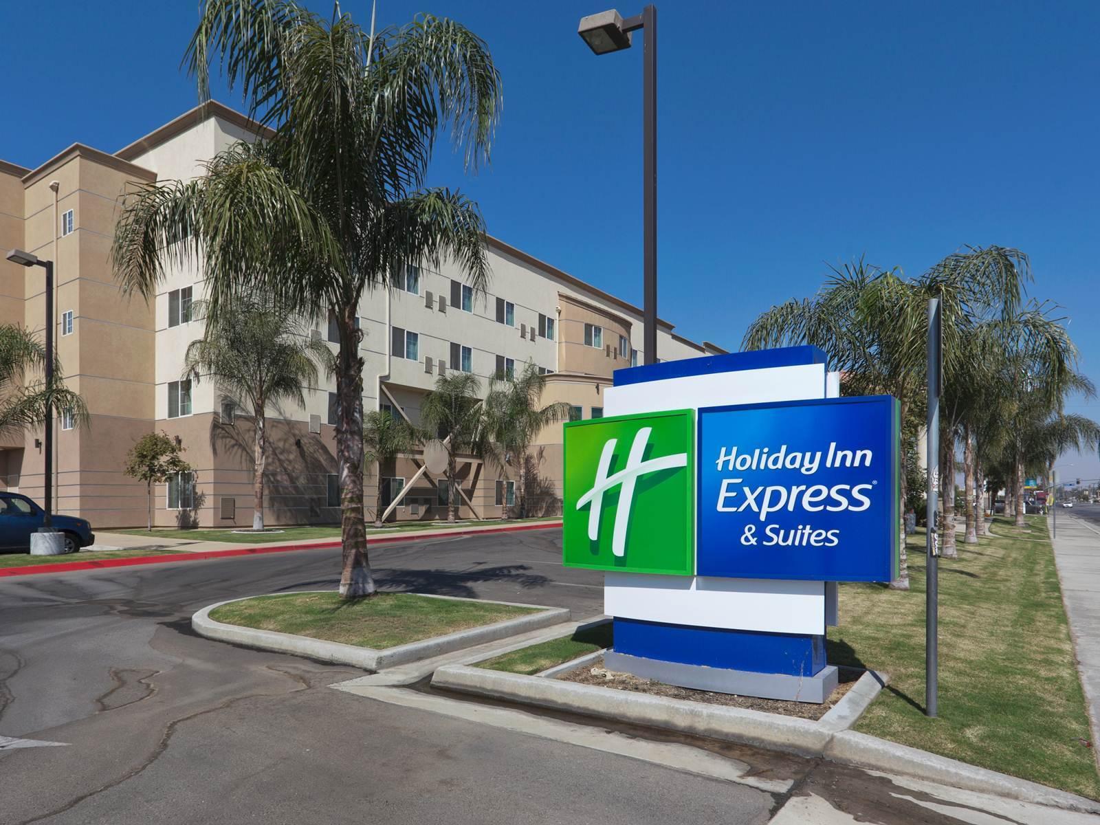 Holiday Inn Express & Suites Bakersfield Central Exteriér fotografie