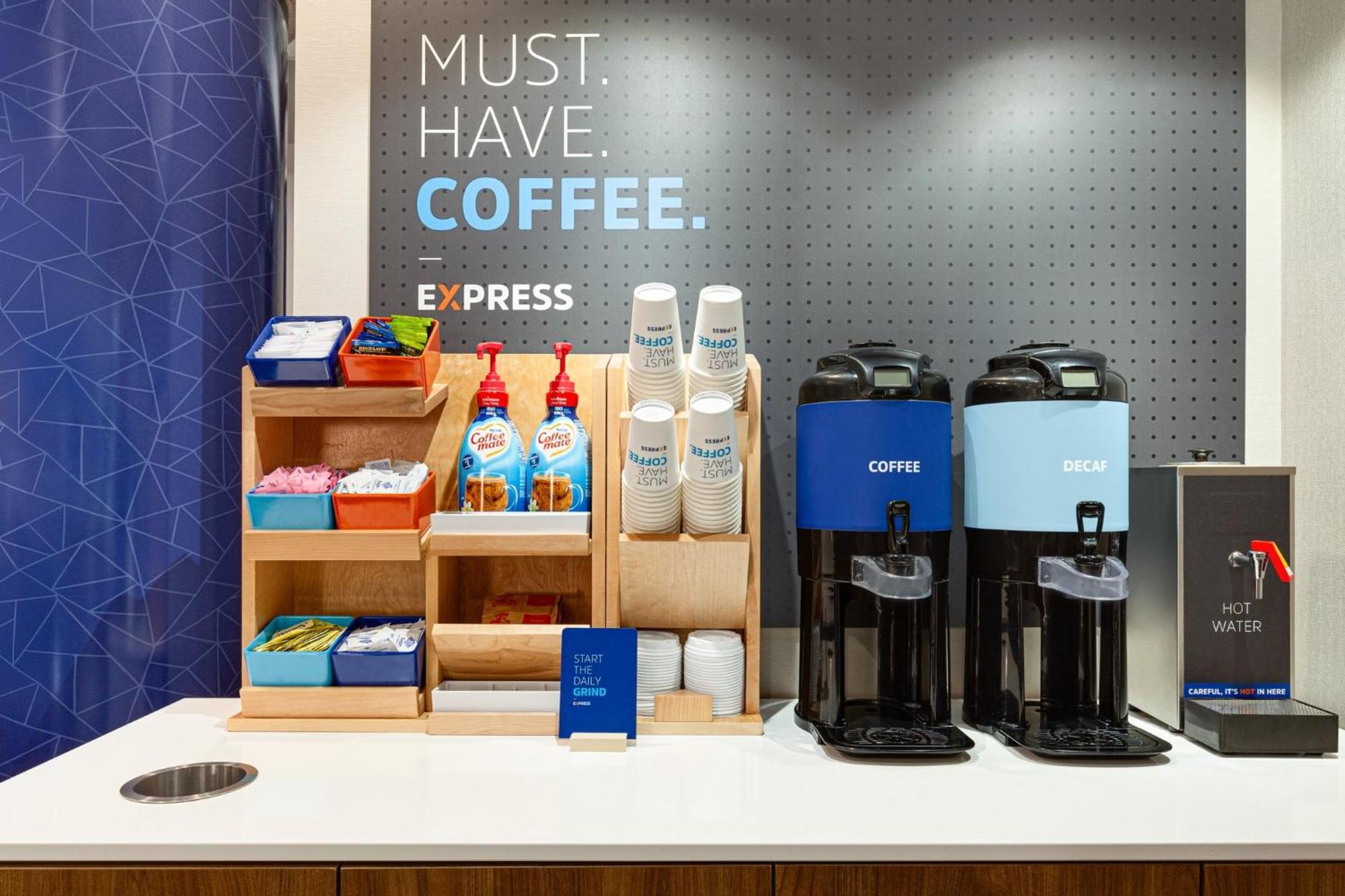 Holiday Inn Express & Suites Bakersfield Central By Ihg Exteriér fotografie