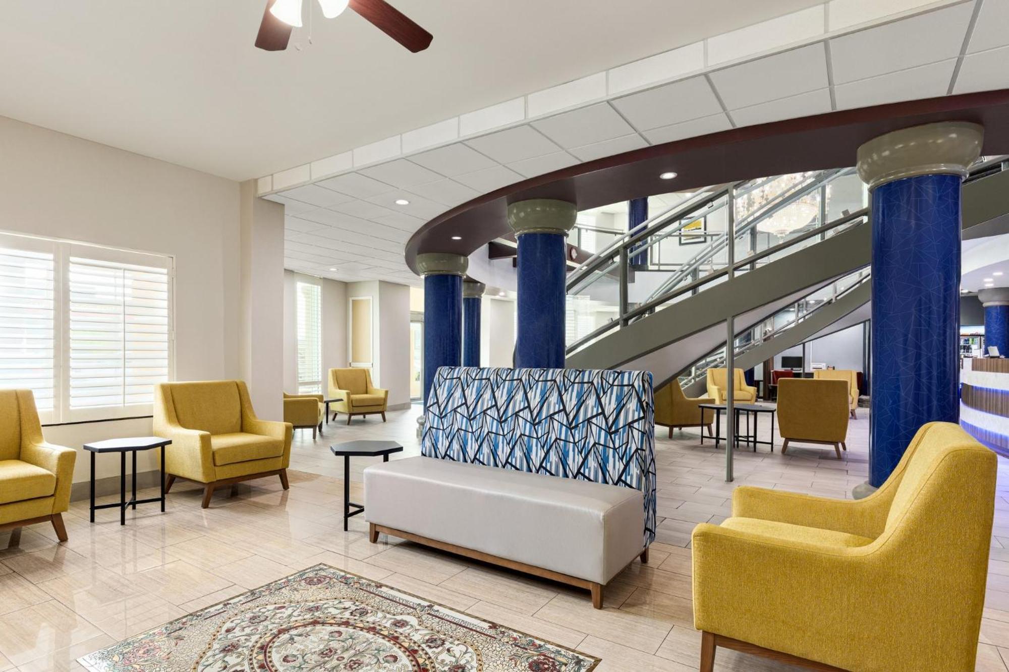 Holiday Inn Express & Suites Bakersfield Central By Ihg Exteriér fotografie