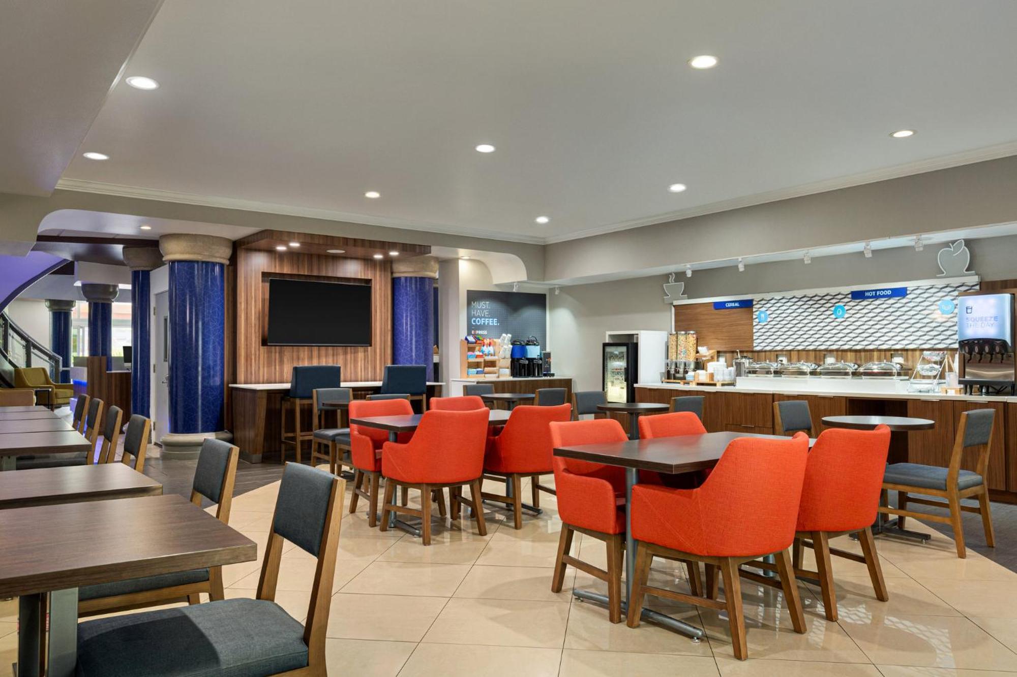 Holiday Inn Express & Suites Bakersfield Central By Ihg Exteriér fotografie