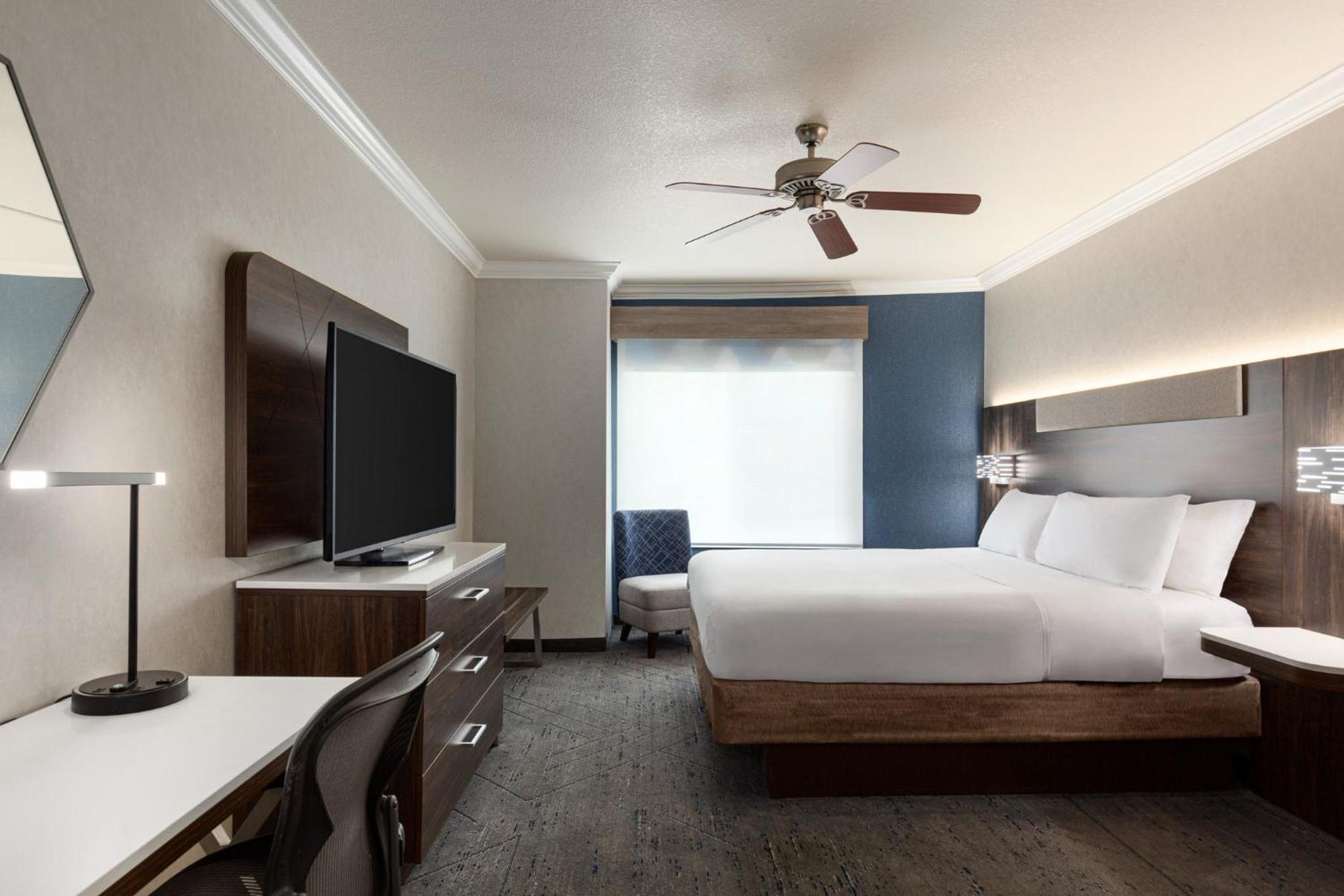 Holiday Inn Express & Suites Bakersfield Central By Ihg Exteriér fotografie