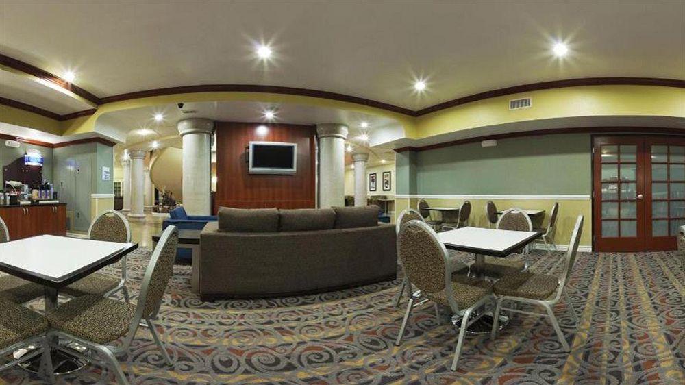 Holiday Inn Express & Suites Bakersfield Central Exteriér fotografie