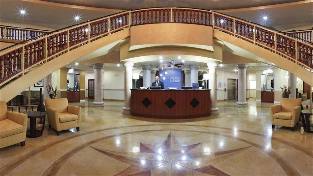 Holiday Inn Express & Suites Bakersfield Central By Ihg Exteriér fotografie